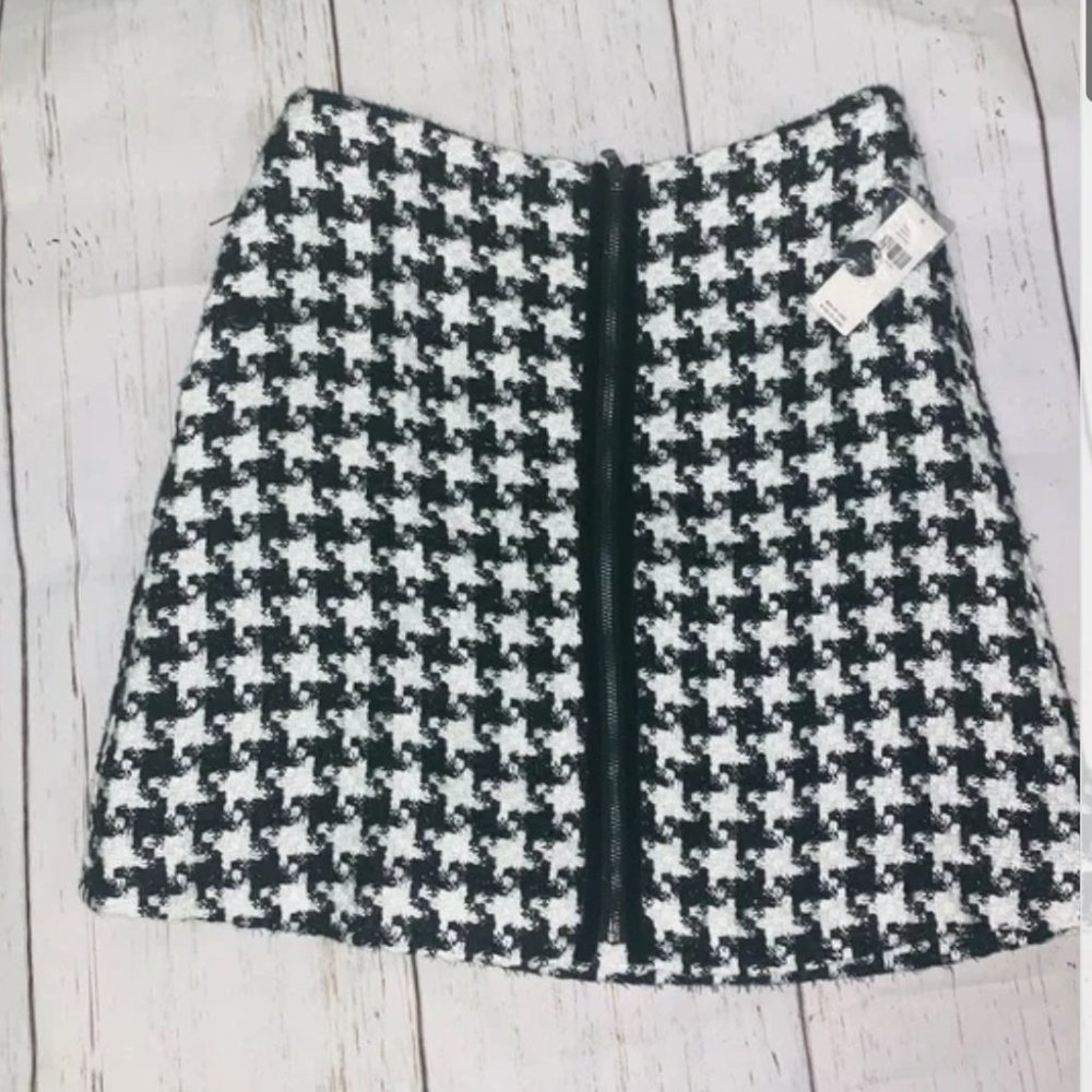 🔥NWT🔥 Anthropologie Houndstooth Shine Mini Skirt